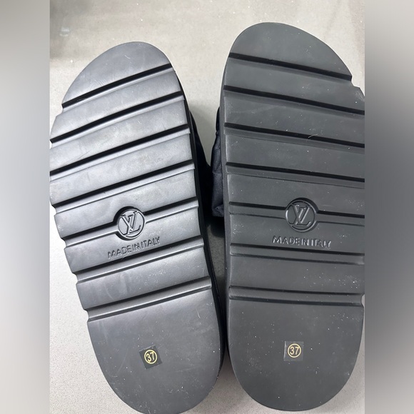 💗Louis Vuitton Technical Embossed Monogram Pool Pillow Comfort Slides- NWOT! - Picture 5 of 6